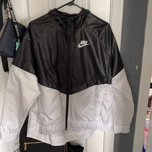 nike windbreaker